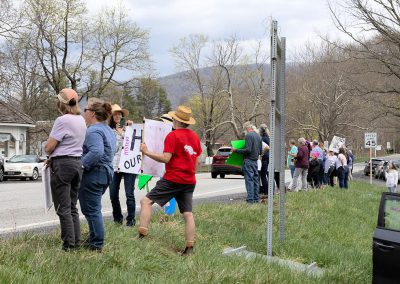 Bath County protestors on the roadside